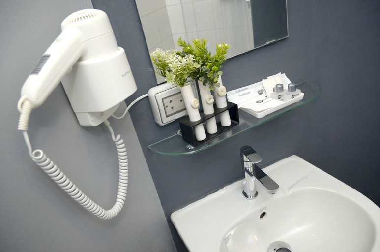 Bathroom 5, MyBed Ratchada, Chatuchak