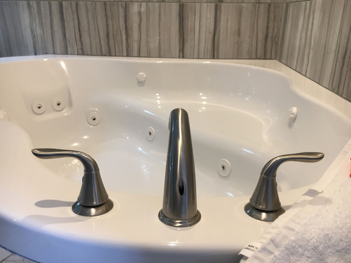 Bathroom 4, Bellflower Travel Inn, Los Angeles