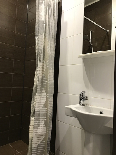 Bathroom 4, Hotel Plus, Sankt-Peterburg gorsovet