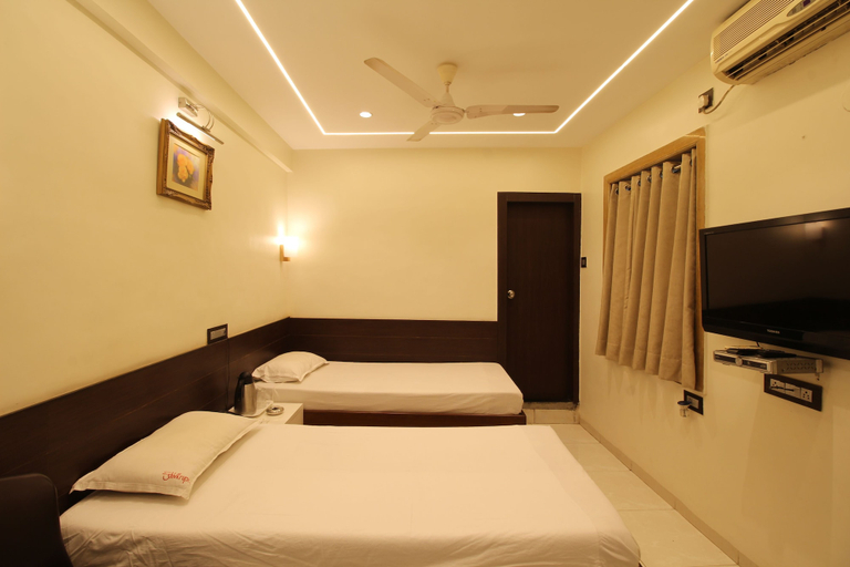 Bedroom 2, Hotel Shivkrupa, Pune