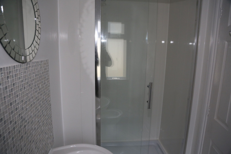 Bathroom 3, Colliford Lake Hotel & Holiday Site, Cornwall