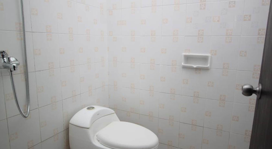 Bathroom, Bakung Sunset Hotel, Badung