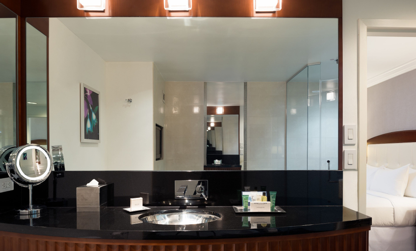 Bedroom 5, Hilton Charlotte Uptown, Mecklenburg