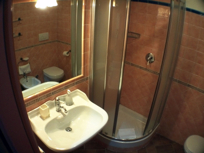 Bathroom 5, Domus Livia Luxury Suites, Rome