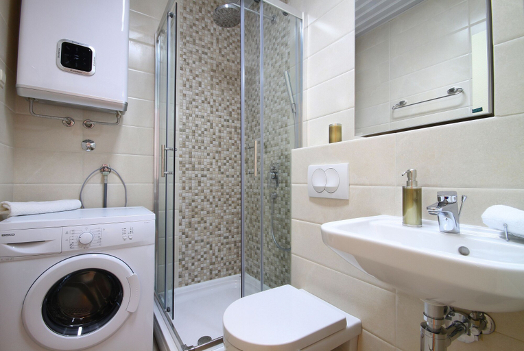 Bathroom 4, Sarap apartments Budva
