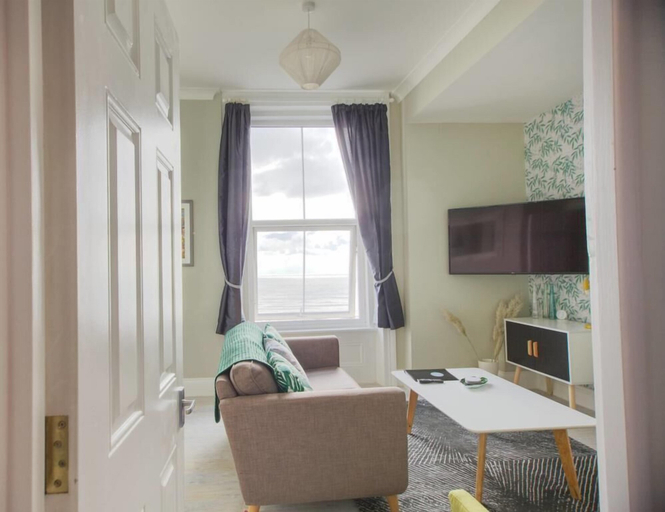 Others 5, Seaview, East Sussex