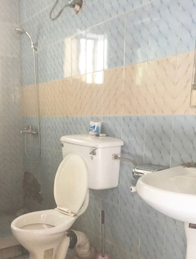 Bathroom, New City Hotel, AbujaMun