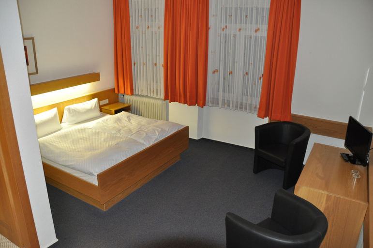 Bedroom 2, Hotel Lamm, Heilbronn