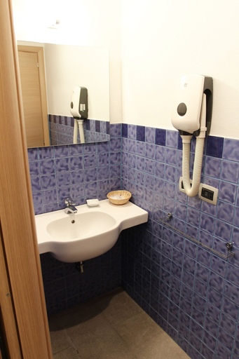 Bathroom 5, Affittacamere del Golfo e delle Cinque Terre, La Spezia