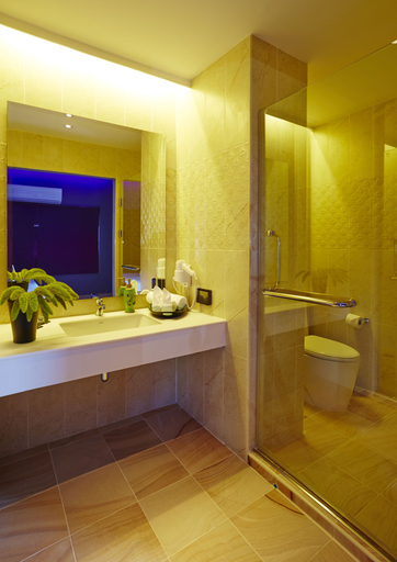 Bathroom 4, The Weekend Pattaya, Pattaya
