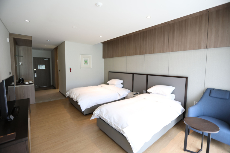 Bedroom 3, Pinehills Hotel, Suncheon