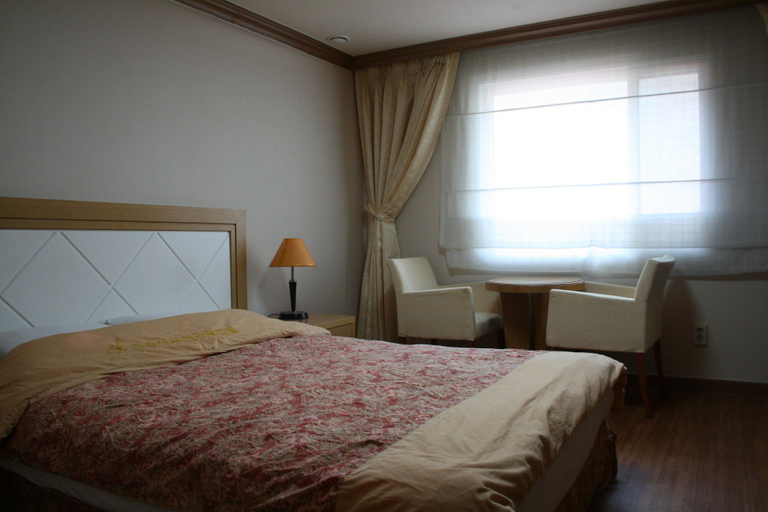 Bedroom 3, Juwangsan Spa Tourist Hotel, Cheongsong