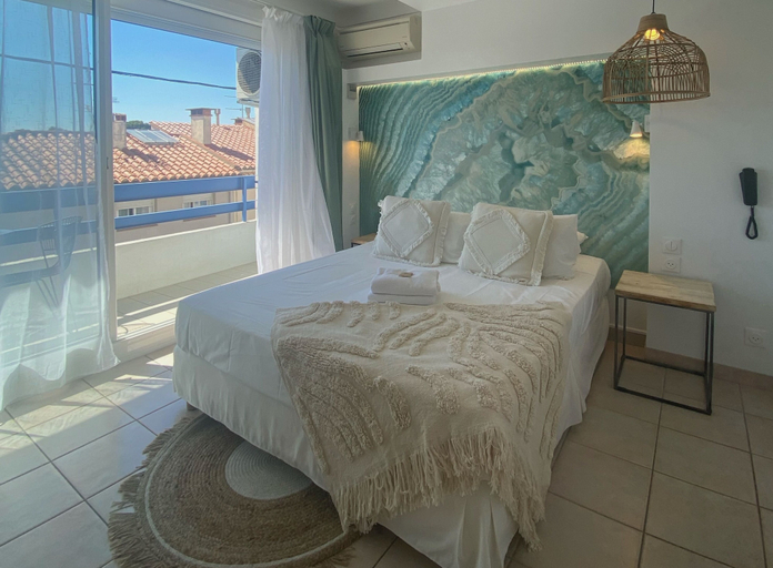 Bedroom 4, Hôtel Les Sables - Urban Style - by Logis Hotels, Pyrénées-Orientales