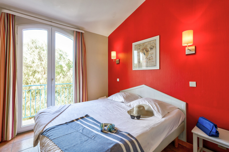 Bedroom 3, Résidence Pierre & Vacances Le Hameau de la Pinède, Var