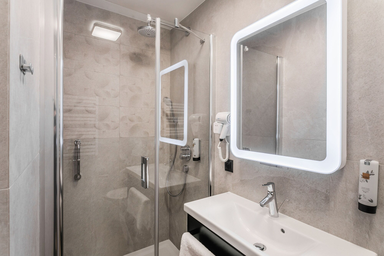 Bathroom 4, Hotel Vesper House, Gdańsk City