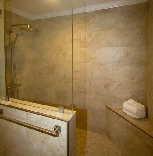 Bathroom 4, 630 Newhaven, Beaufort