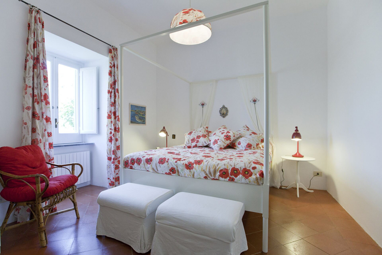 Bedroom 2, Villa Stella, Napoli