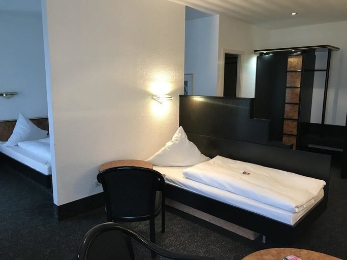 Bedroom 4, Hotel Bitterfelder Hof, Anhalt-Bitterfeld