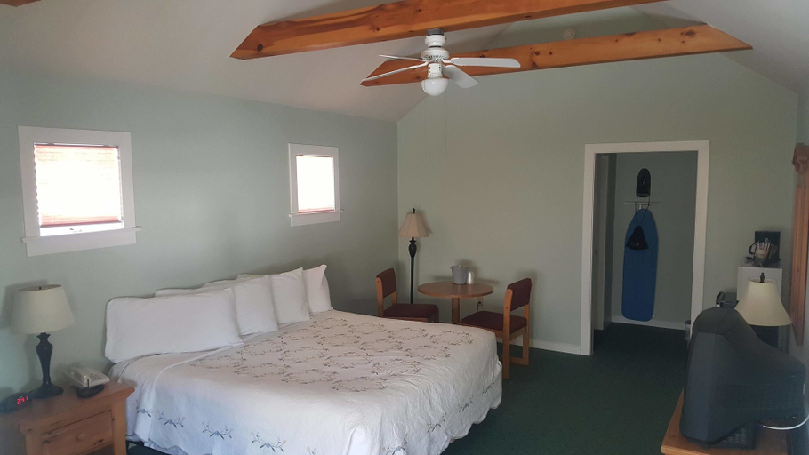 Bedroom 2, Spruce Lane Lodge and Cottages, Lancaster