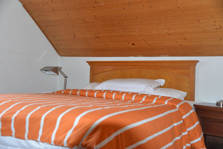 Bedroom 4, Mountain View Rooms, Kaiserslautern