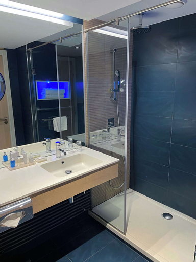 Bathroom 5, Radisson Blu Resort & Spa Ajaccio Bay, Corse-du-Sud