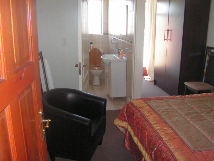 Bedroom 2, Moshitametsi Guesthouse, Ekurhuleni