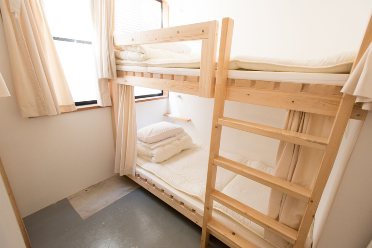 Bedroom 3, plumhostel, Odawara
