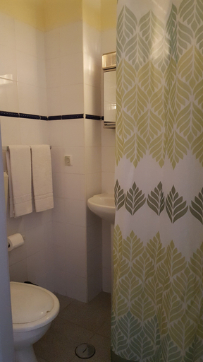 Bathroom 3, Santa Isabel, Portimão