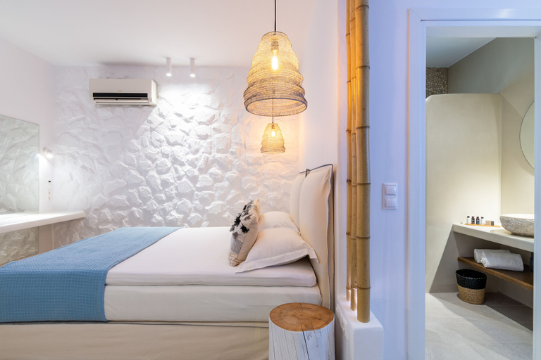 Bedroom 4, Dolphin Kastraki Studios, South Aegean