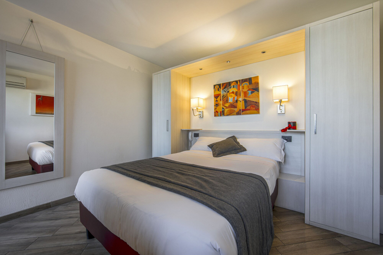 Bedroom 4, Borgo Aureo, Rome
