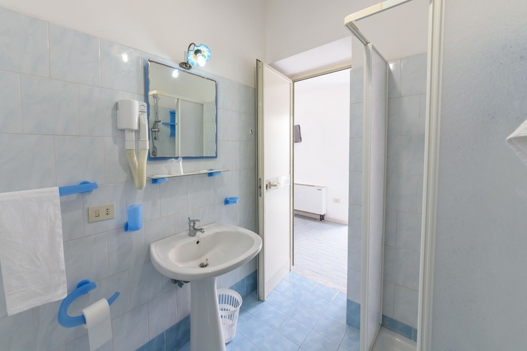 Bathroom 4, Hotel Celeste, Napoli