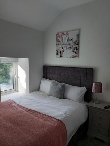 Bedroom 3, 6 Eyre Square Lane