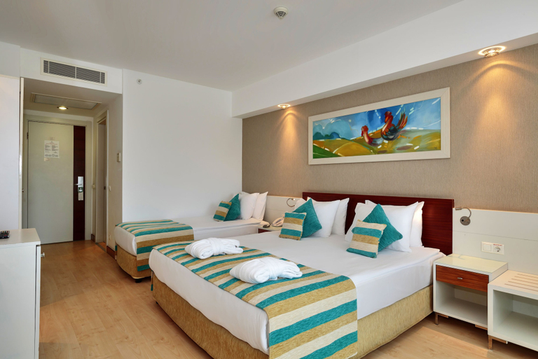 Bedroom 3, Sunis Evren Beach Resort Hotel & Spa - All inclusive, Manavgat