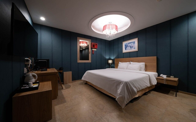 Bedroom 3, Central Tourist Hotel, Anyang