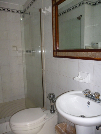 Bathroom 3, Hotel Tower House Suites, Panamá