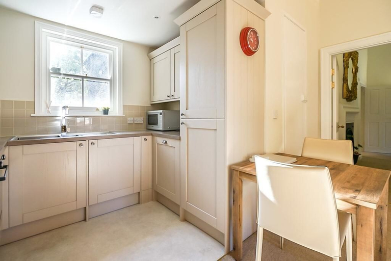 Others 5, Luxurious Georgian Central Apartment -Parking - 1, York