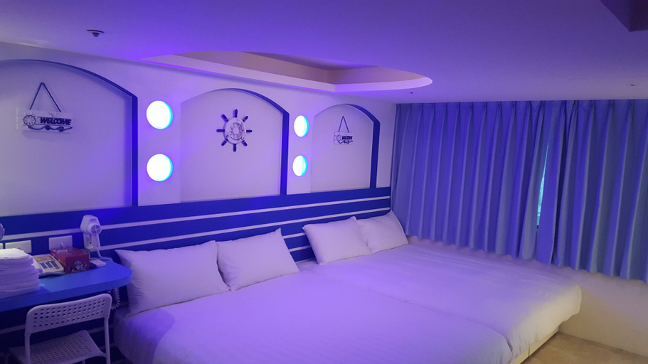 Bedroom 13