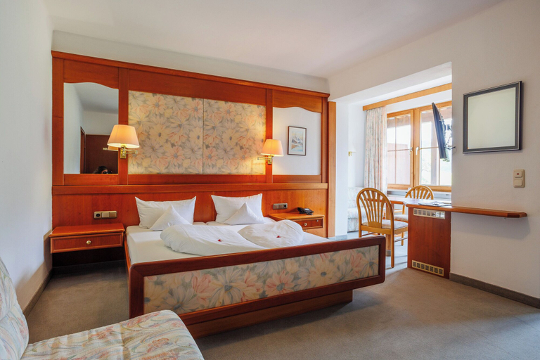 Bedroom 4, Alpenhotel Sonneck, Oberallgäu