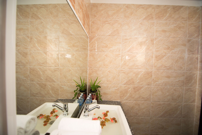 Bathroom 3, Serkirin Mary Angkor Villa, Siem Reap