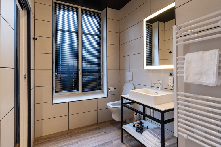 Bathroom 3, Mayrena Hotel, Seine-Maritime