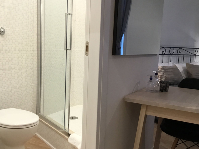 Bathroom 5, Le Fate Suites, Rome