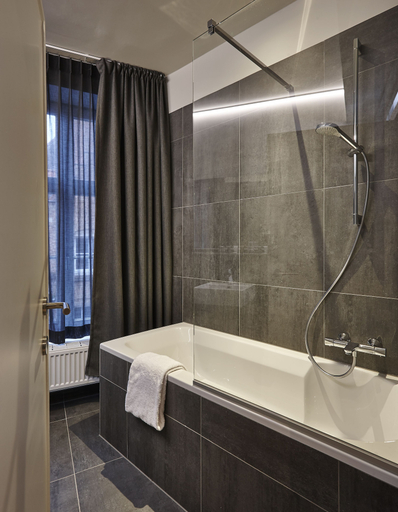 Bathroom 5, Monsieur Ernest, West-Vlaanderen