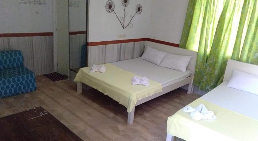 Bedroom 3, Sealey's Inn, Sipalay City