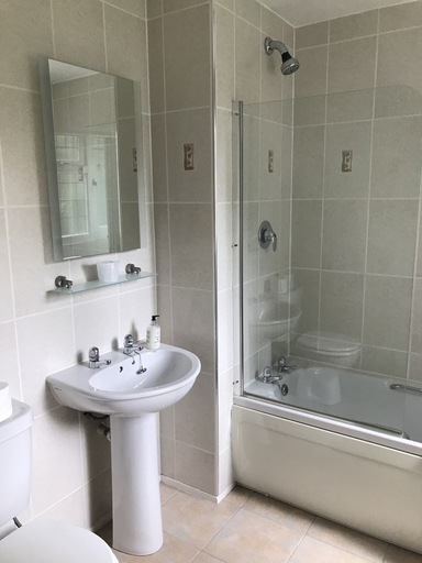Bathroom 4, Barons Court Hotel, Wolverhampton