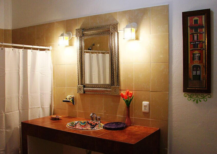 Bathroom 5, Posada Margaritas, Tlaquepaque