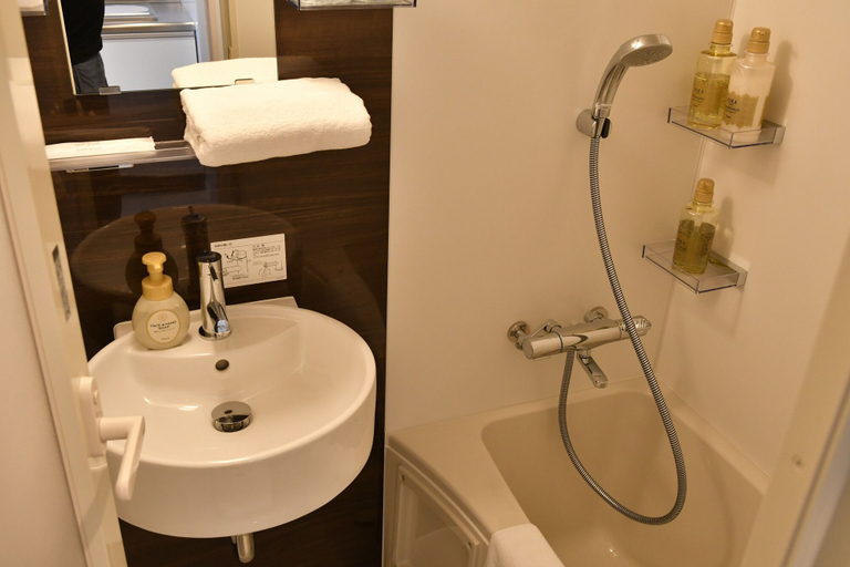 Bathroom 3, Crystal & Resort Fukuoka, Fukuoka