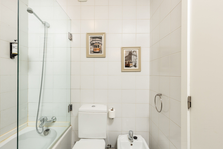 Bathroom 3, YOUROPO - Clérigos, Porto