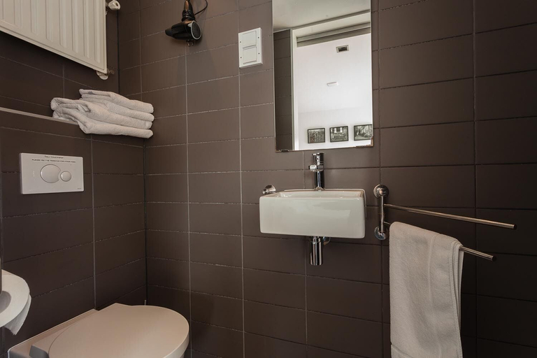 Bathroom 5, little AMSTEL HouseBoat, Amsterdam