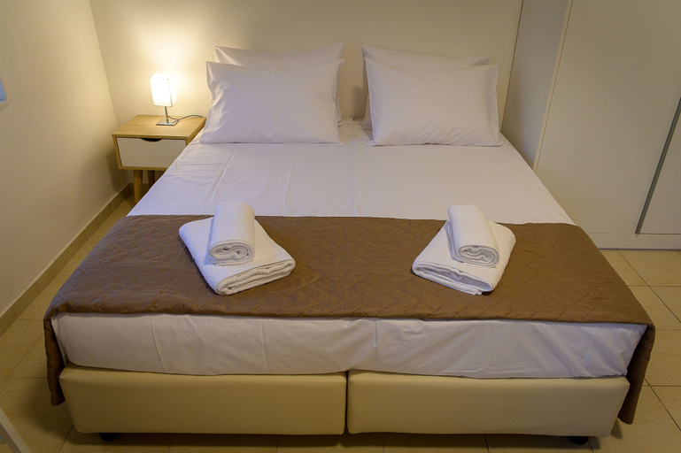 Bedroom 5, Uni Island City Suites, Crete