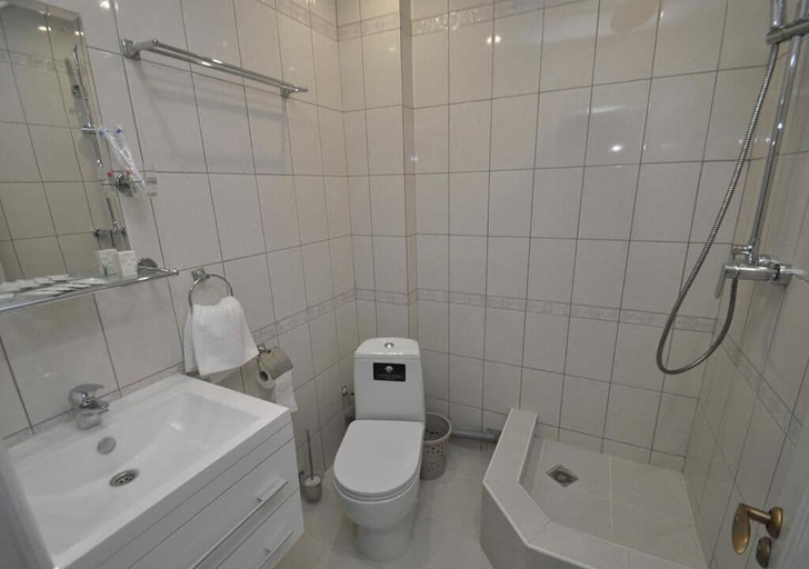 Bathroom 3, Hotel Begemot Mayakovskaya, Northern